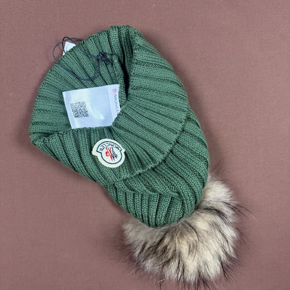 Moncler Green Knit Beanie w/ Pom Pom – Women’s – New - Picture 4 of 4